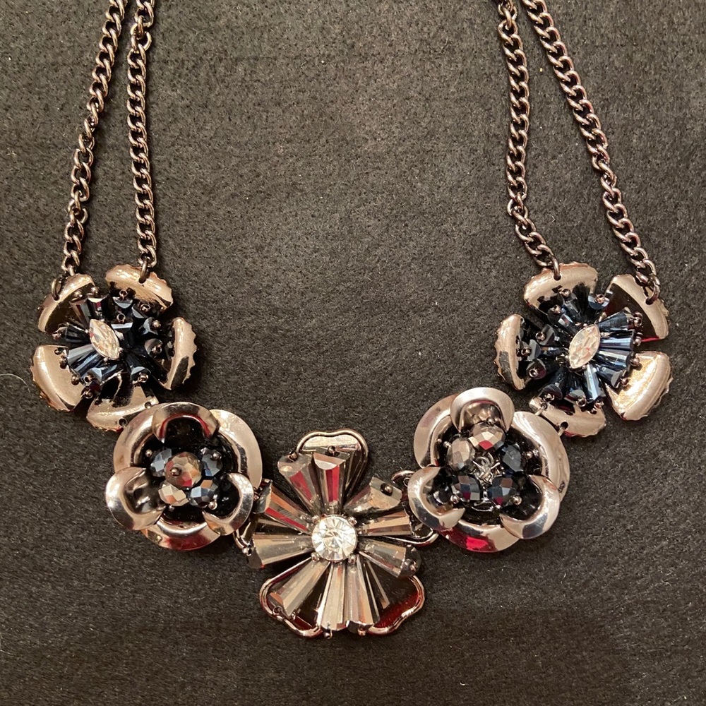 Costume jewelry necklace